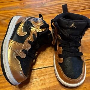 Nike Air Jordan Metallic Black & Gold‎ Sneakers Size 6C